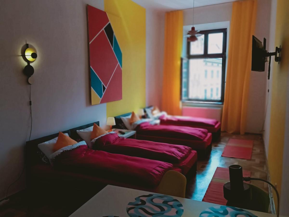 View To The Cracow Basic Apartment Krakow Bagian luar foto