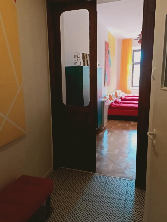 View To The Cracow Basic Apartment Krakow Bagian luar foto