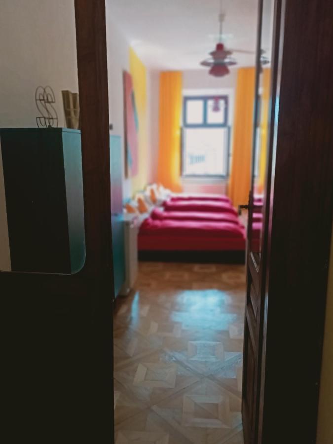 View To The Cracow Basic Apartment Krakow Bagian luar foto