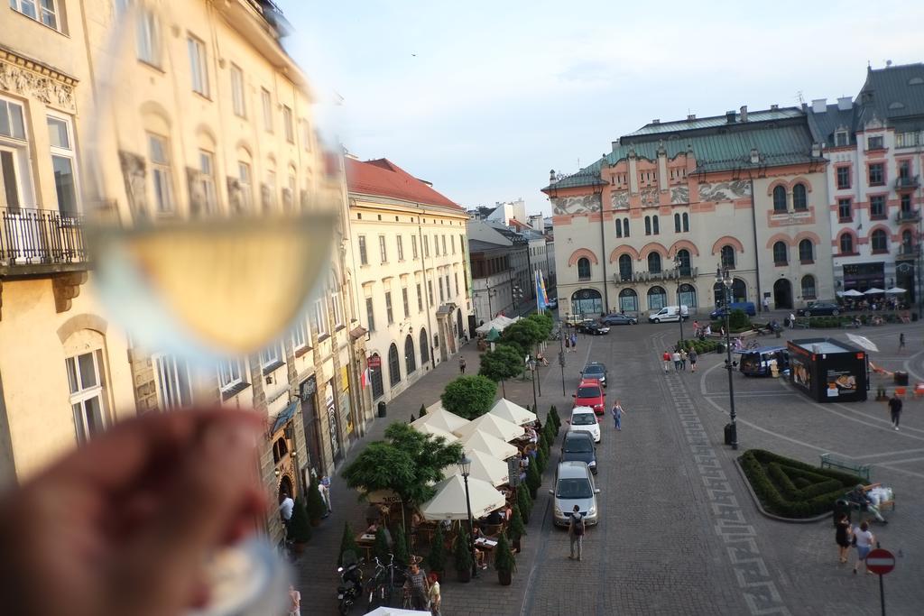View To The Cracow Basic Apartment Krakow Bagian luar foto